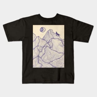 The wolf howls Kids T-Shirt